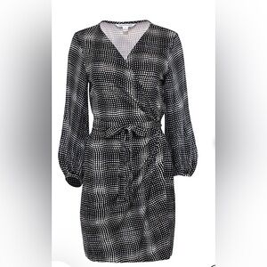 Diane Von Furstenberg Black & White Plaid Printed Silk Wrap Dress Size 4.